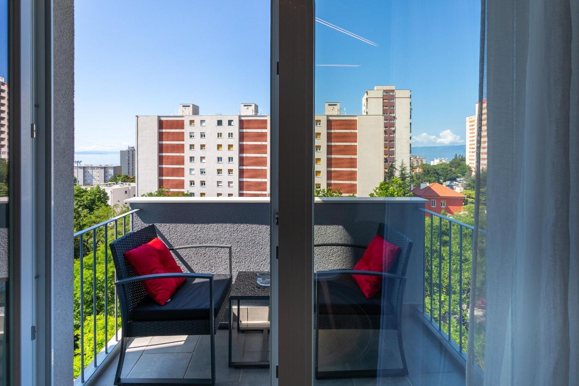 Brand New Apartment Close To The Beach, City Center And University Of Rijeka - Apartment Karlo Eksteriør billede